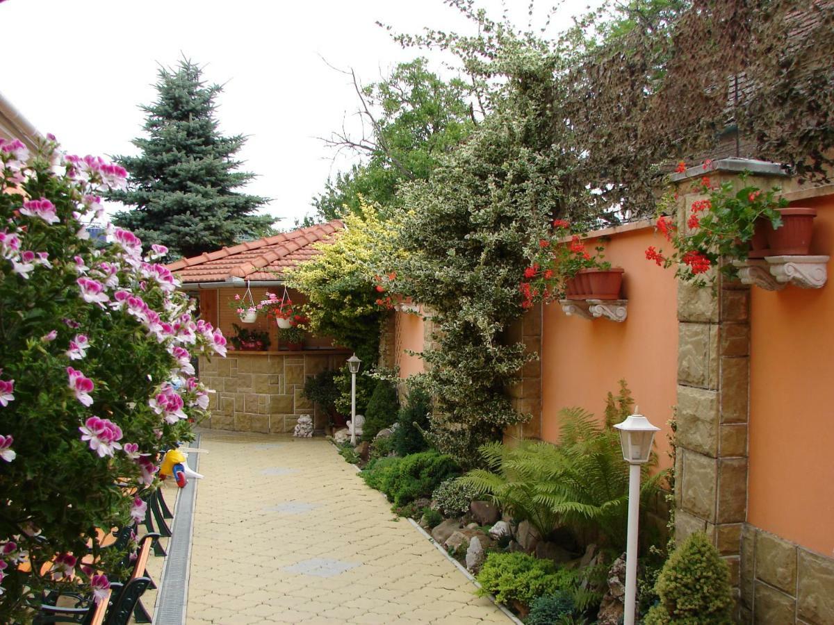 Penzion Kormos Štúrovo Dış mekan fotoğraf